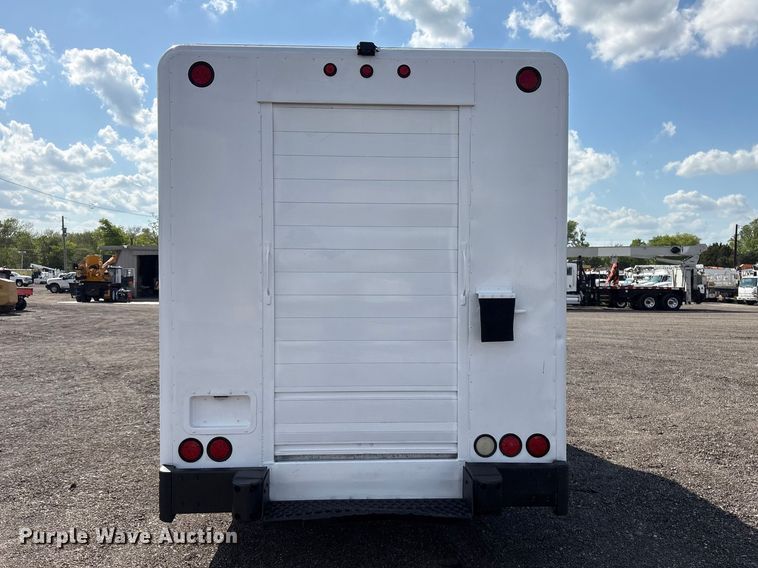 image for item EG8963 2014 Isuzu NPR HD box truck