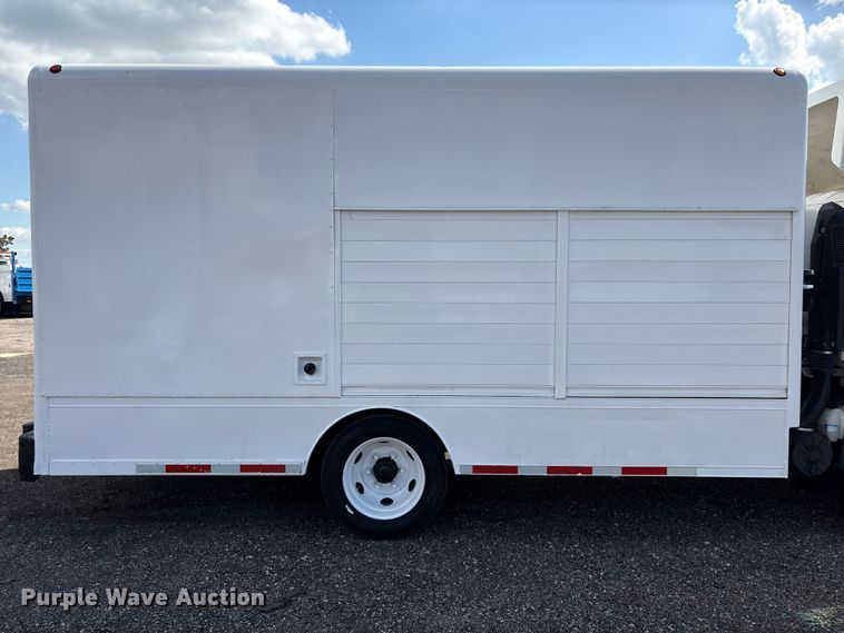 image for item EG8963 2014 Isuzu NPR HD box truck