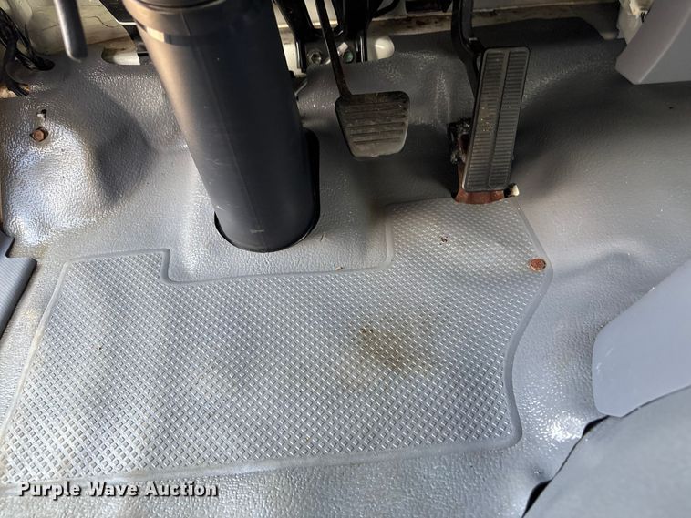 image for item EG8963 2014 Isuzu NPR HD box truck