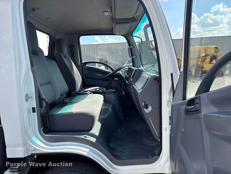 image for item EG8963 2014 Isuzu NPR HD box truck