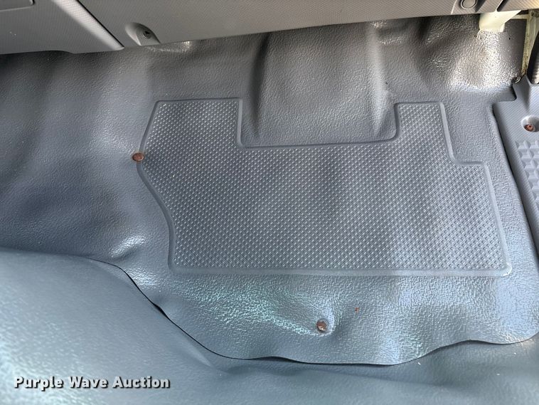 image for item EG8963 2014 Isuzu NPR HD box truck