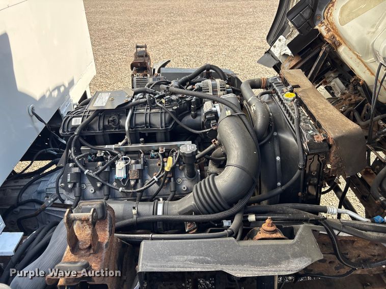 image for item EG8963 2014 Isuzu NPR HD box truck