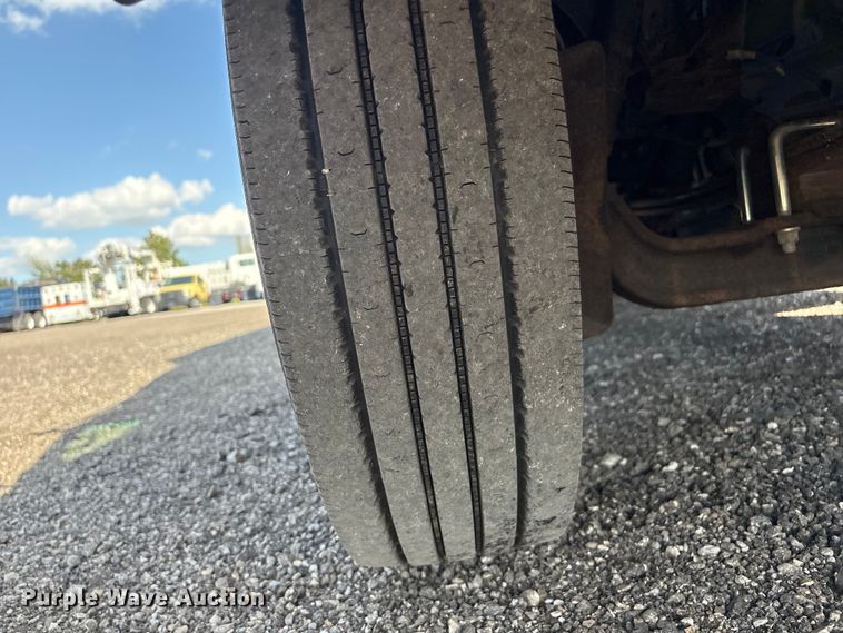 image for item EG8963 2014 Isuzu NPR HD box truck