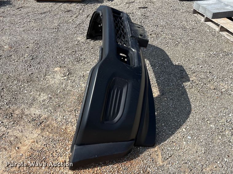 image for item EO4116 Truck bumper
