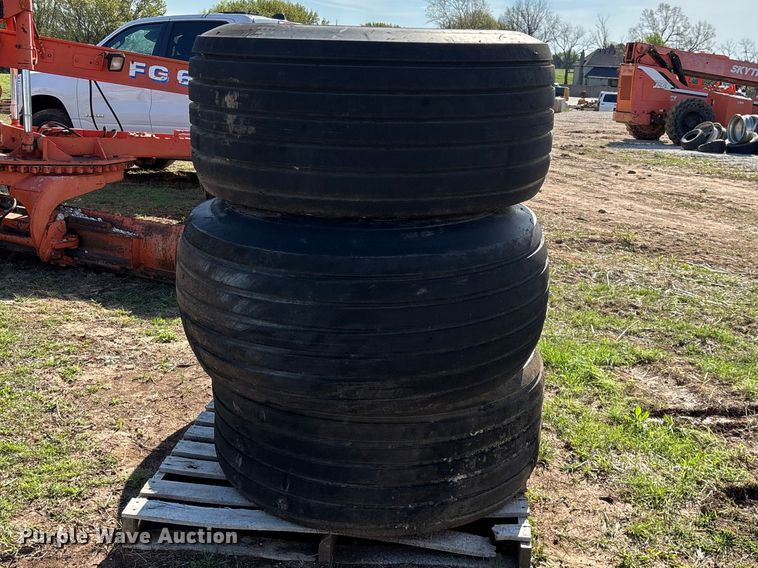 image for item EO4160 (4) 21.5L-16.1 SL airplane tires and wheels