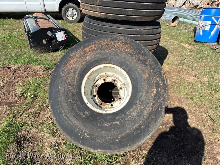 image for item EO4160 (4) 21.5L-16.1 SL airplane tires and wheels