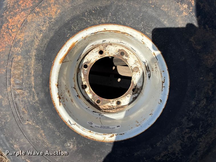 image for item EO4160 (4) 21.5L-16.1 SL airplane tires and wheels