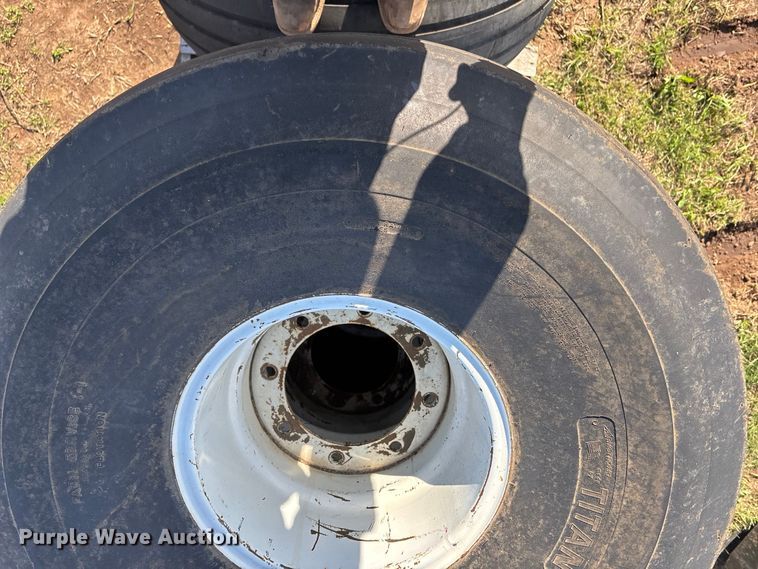 image for item EO4160 (4) 21.5L-16.1 SL airplane tires and wheels