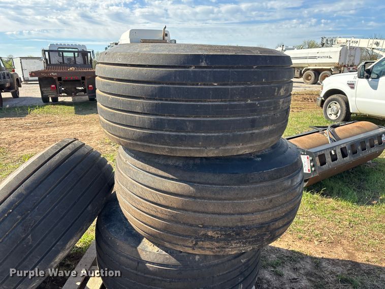 image for item EO4160 (4) 21.5L-16.1 SL airplane tires and wheels