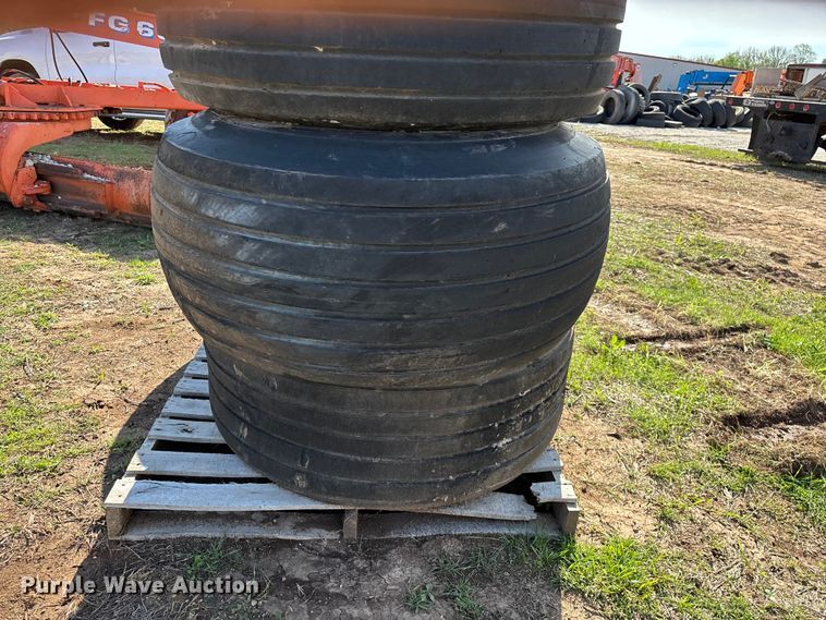 image for item EO4160 (4) 21.5L-16.1 SL airplane tires and wheels