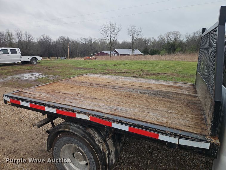 image for item EO7194 2011 Ford F350 flatbed pickup truck