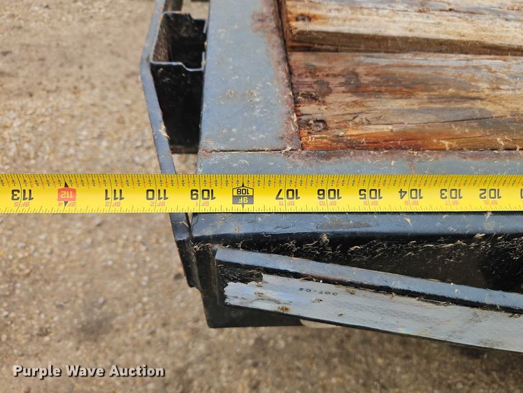 image for item EO7194 2011 Ford F350 flatbed pickup truck