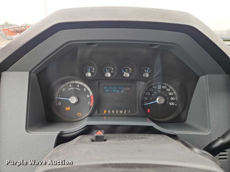 image for item EO7194 2011 Ford F350 flatbed pickup truck