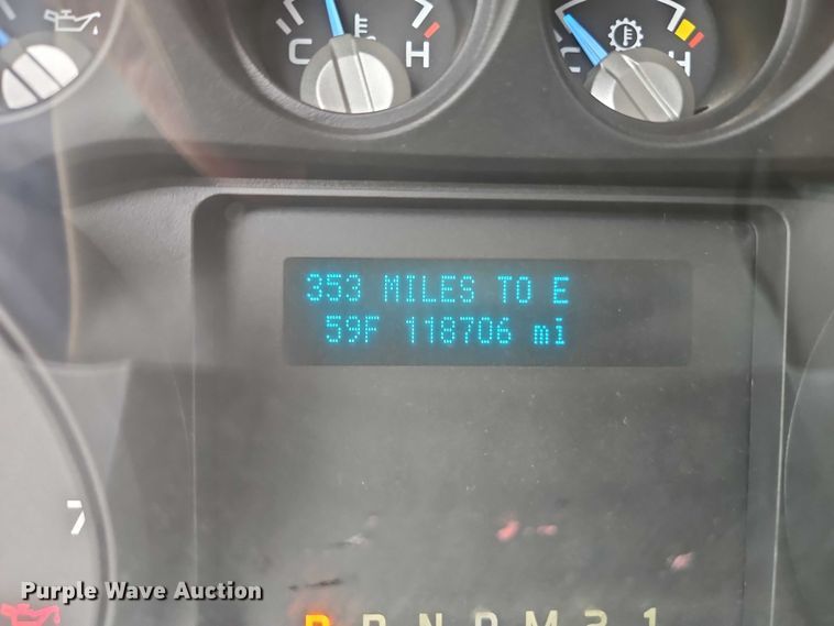 image for item EO7194 2011 Ford F350 flatbed pickup truck