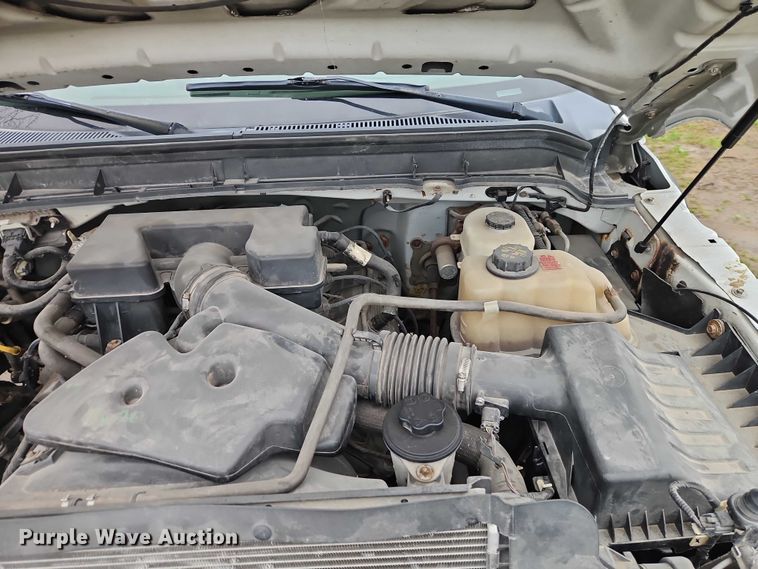 image for item EO7194 2011 Ford F350 flatbed pickup truck