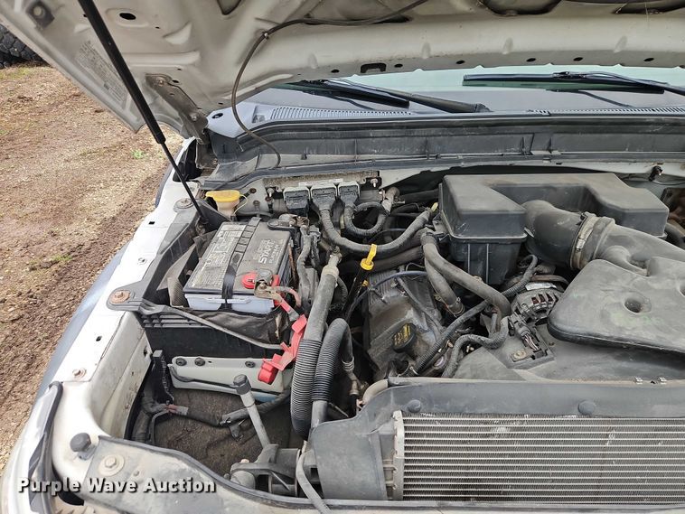 image for item EO7194 2011 Ford F350 flatbed pickup truck