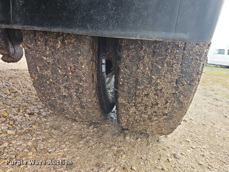 image for item EO7194 2011 Ford F350 flatbed pickup truck