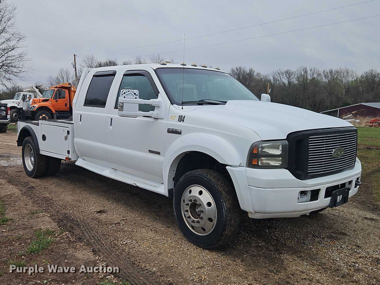 image for item EO7195 2006 Ford F550 Crew Cab flatbed truck