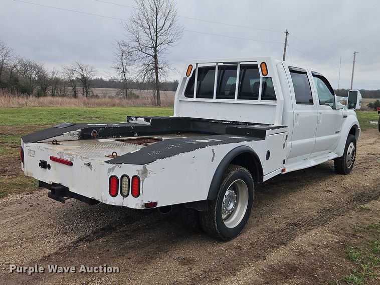 image for item EO7195 2006 Ford F550 Crew Cab flatbed truck