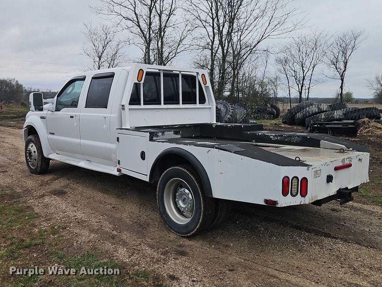 image for item EO7195 2006 Ford F550 Crew Cab flatbed truck