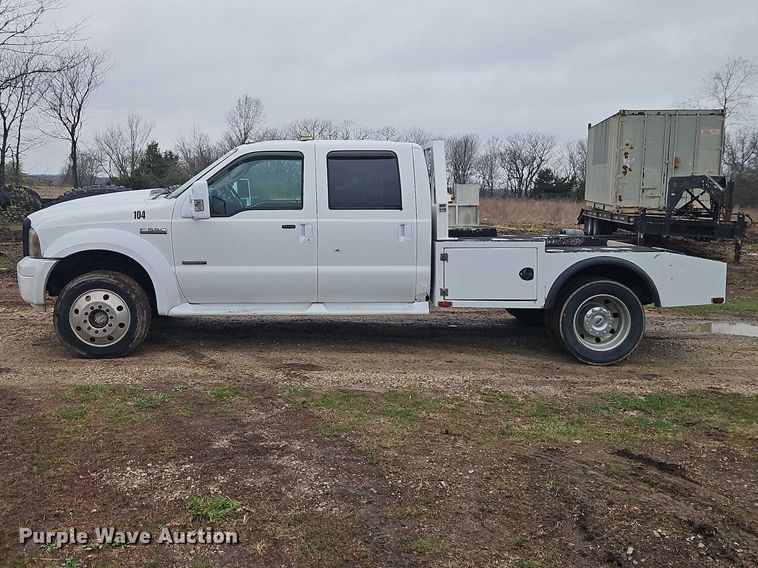 image for item EO7195 2006 Ford F550 Crew Cab flatbed truck