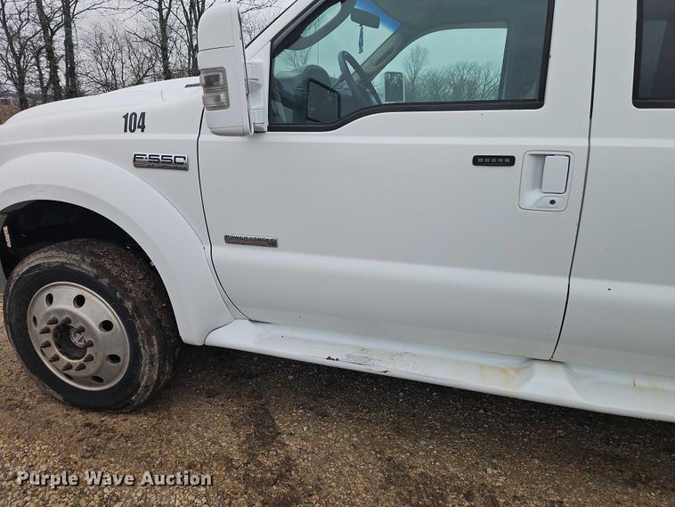 image for item EO7195 2006 Ford F550 Crew Cab flatbed truck