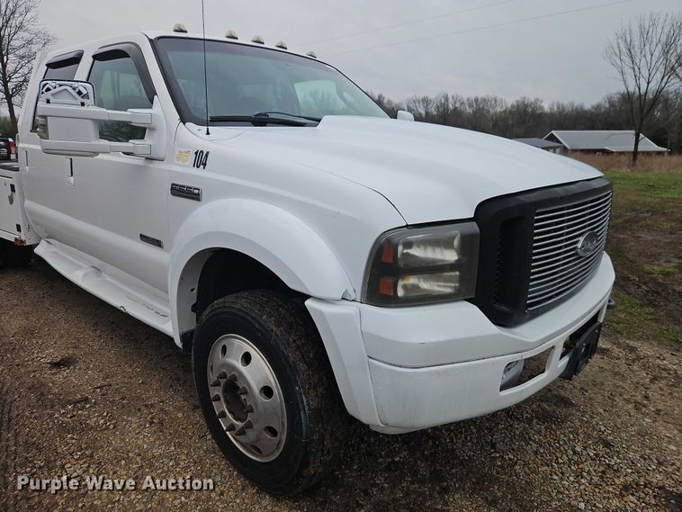 image for item EO7195 2006 Ford F550 Crew Cab flatbed truck