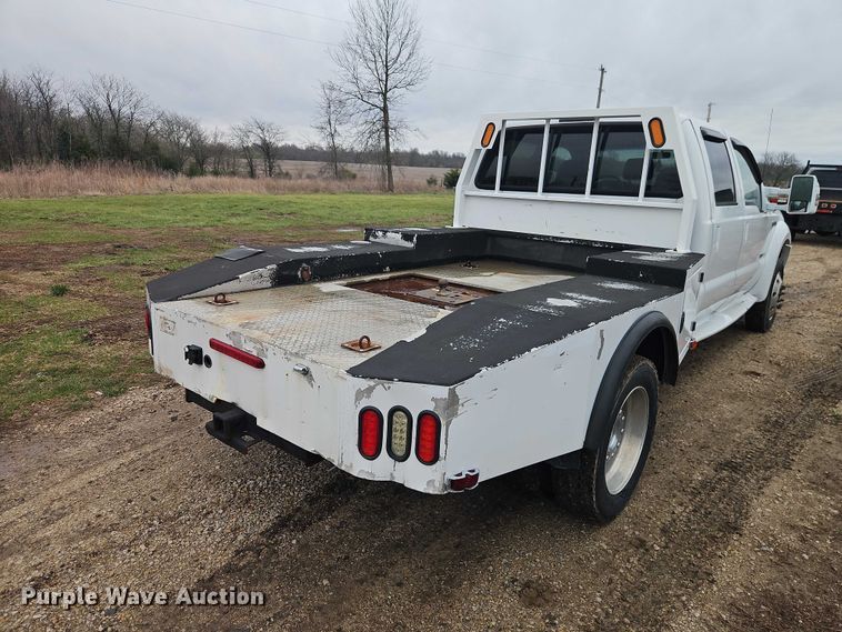 image for item EO7195 2006 Ford F550 Crew Cab flatbed truck