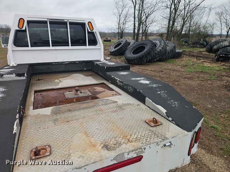 image for item EO7195 2006 Ford F550 Crew Cab flatbed truck