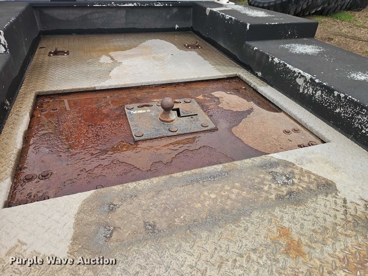 image for item EO7195 2006 Ford F550 Crew Cab flatbed truck