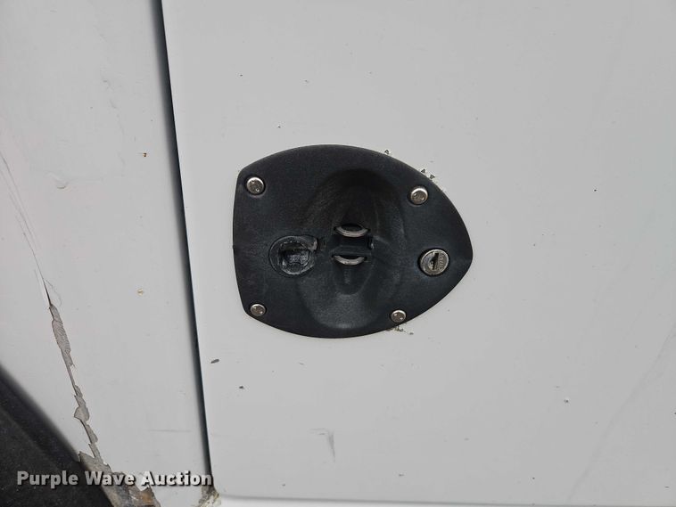 image for item EO7195 2006 Ford F550 Crew Cab flatbed truck