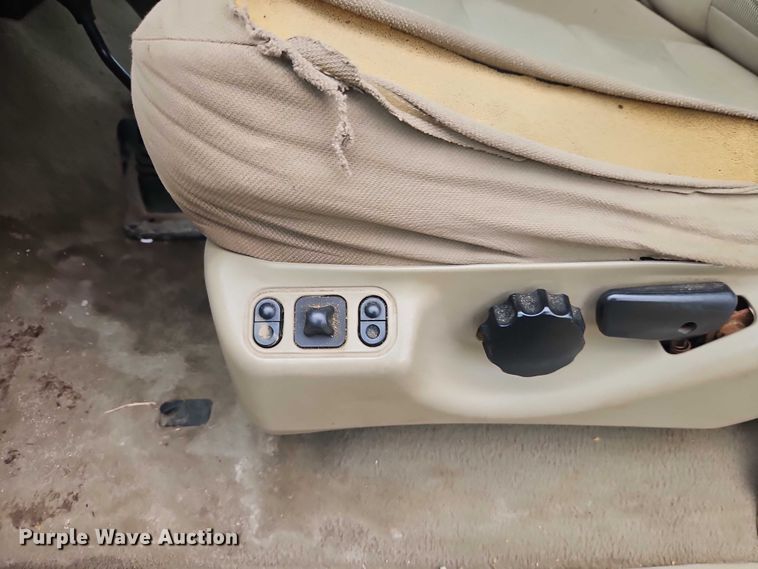 image for item EO7195 2006 Ford F550 Crew Cab flatbed truck