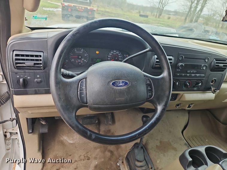 image for item EO7195 2006 Ford F550 Crew Cab flatbed truck