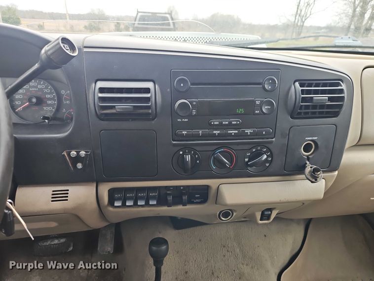 image for item EO7195 2006 Ford F550 Crew Cab flatbed truck