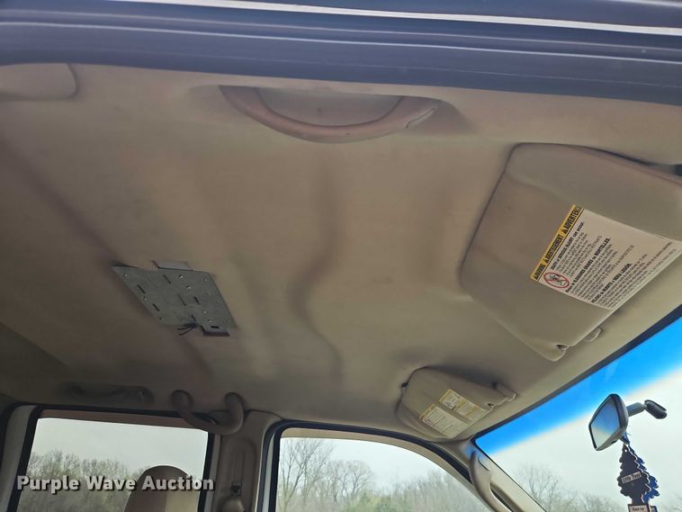 image for item EO7195 2006 Ford F550 Crew Cab flatbed truck