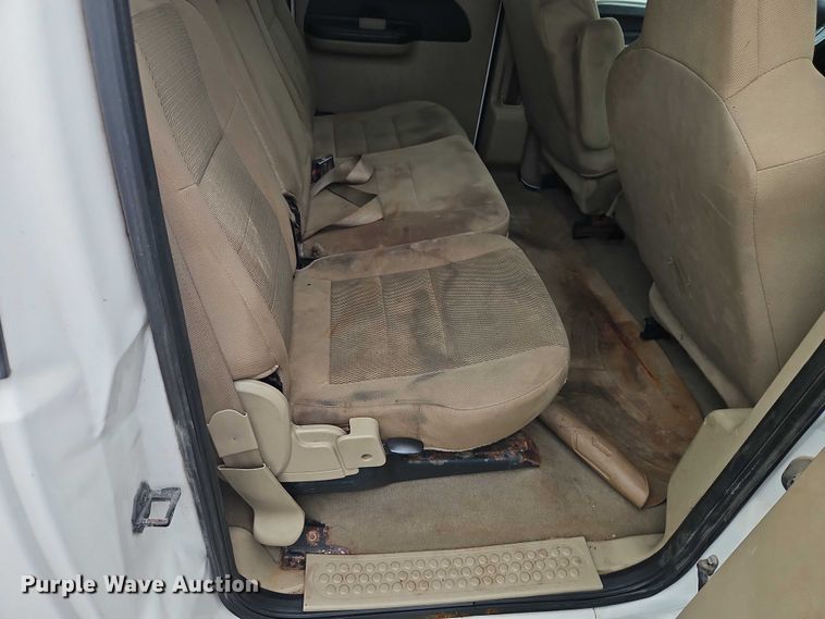 image for item EO7195 2006 Ford F550 Crew Cab flatbed truck