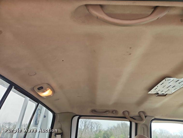 image for item EO7195 2006 Ford F550 Crew Cab flatbed truck