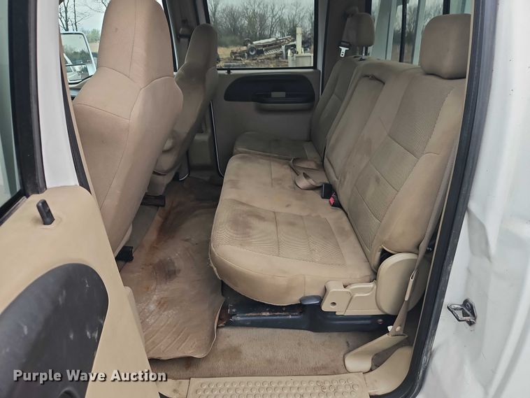 image for item EO7195 2006 Ford F550 Crew Cab flatbed truck