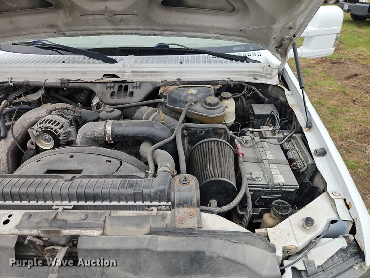 image for item EO7195 2006 Ford F550 Crew Cab flatbed truck