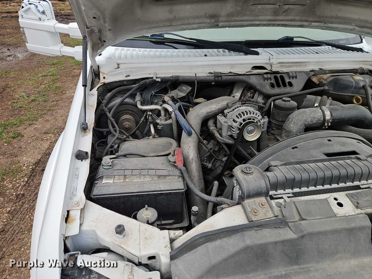 image for item EO7195 2006 Ford F550 Crew Cab flatbed truck