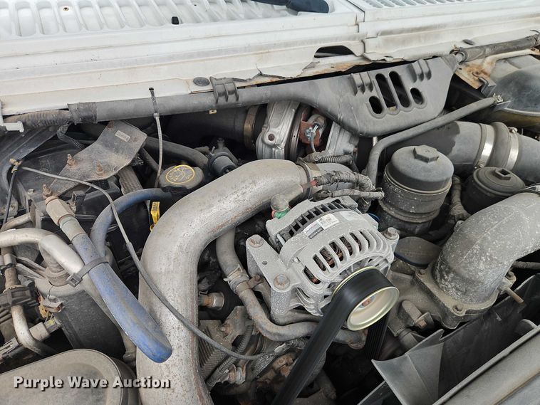 image for item EO7195 2006 Ford F550 Crew Cab flatbed truck