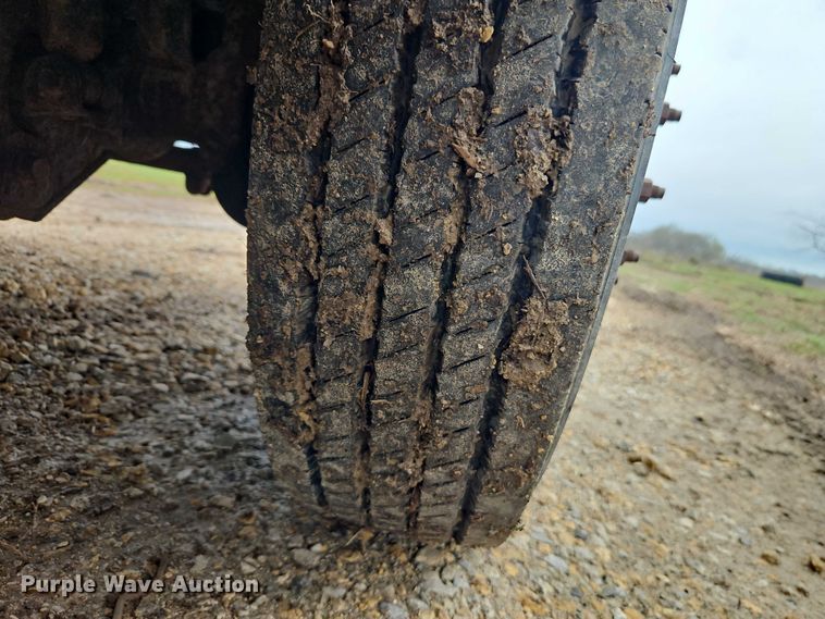 image for item EO7195 2006 Ford F550 Crew Cab flatbed truck