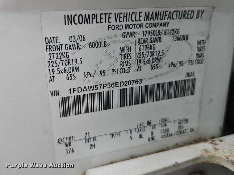 image for item EO7195 2006 Ford F550 Crew Cab flatbed truck