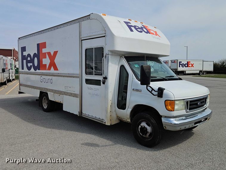 image for item EO7213 2007 Ford E350 delivery van