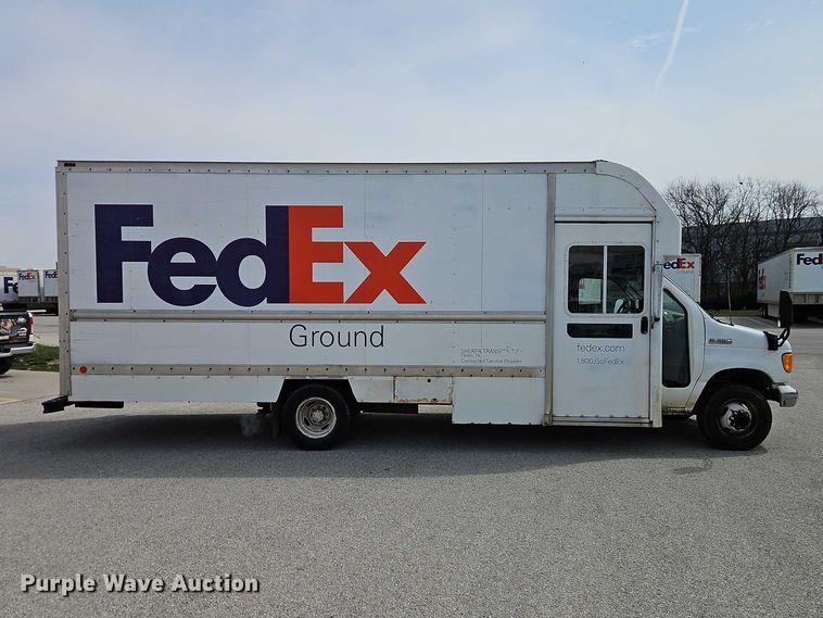 image for item EO7213 2007 Ford E350 delivery van