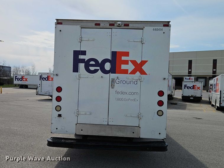 image for item EO7213 2007 Ford E350 delivery van