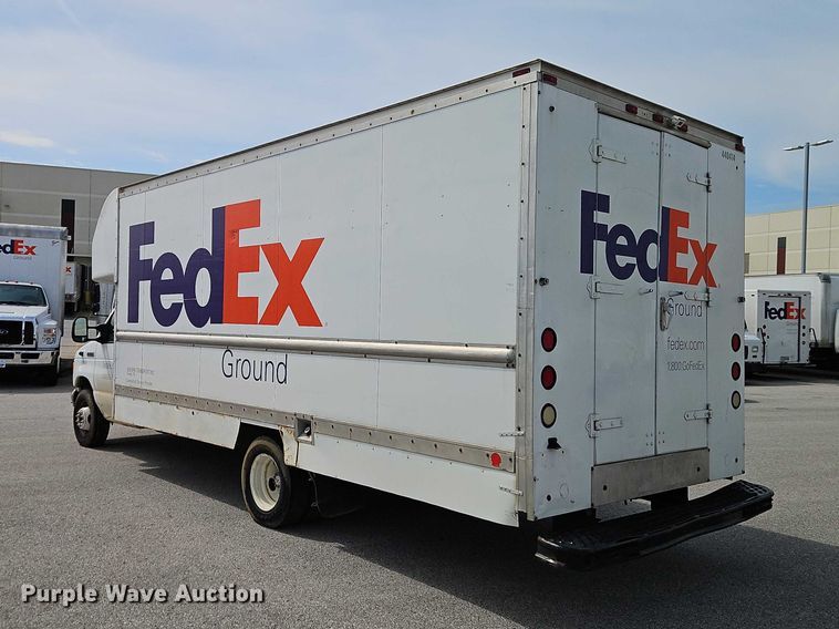 image for item EO7213 2007 Ford E350 delivery van