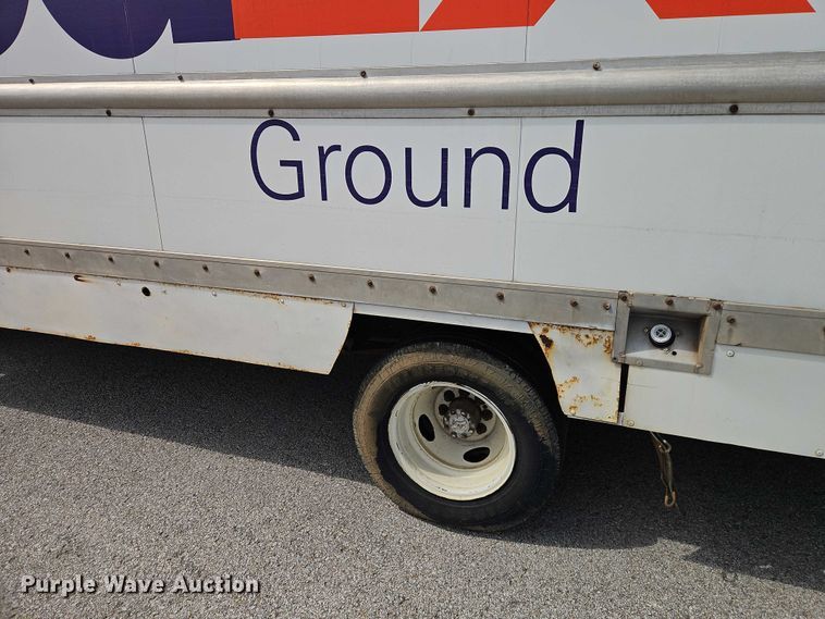 image for item EO7213 2007 Ford E350 delivery van