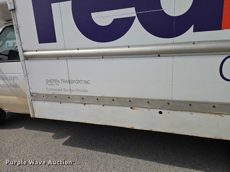 image for item EO7213 2007 Ford E350 delivery van