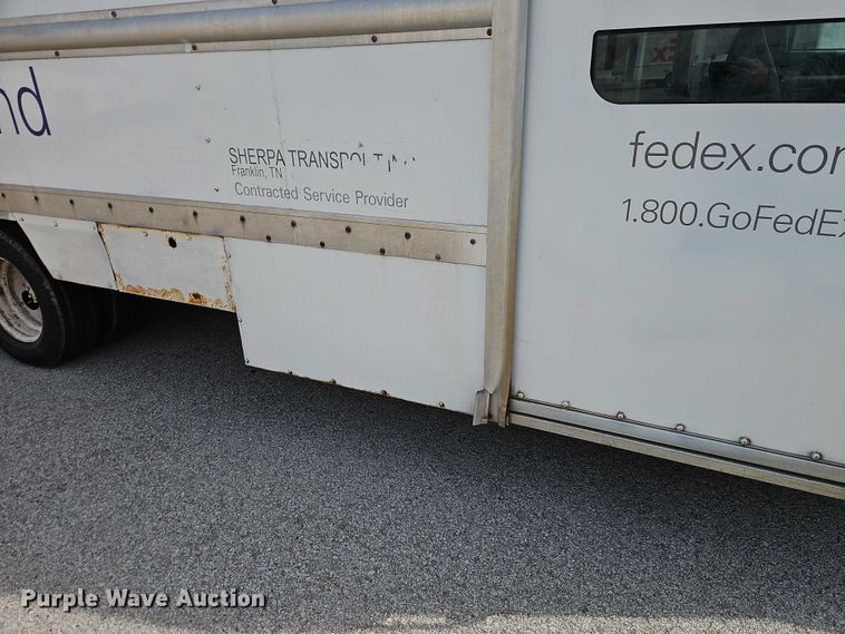 image for item EO7213 2007 Ford E350 delivery van
